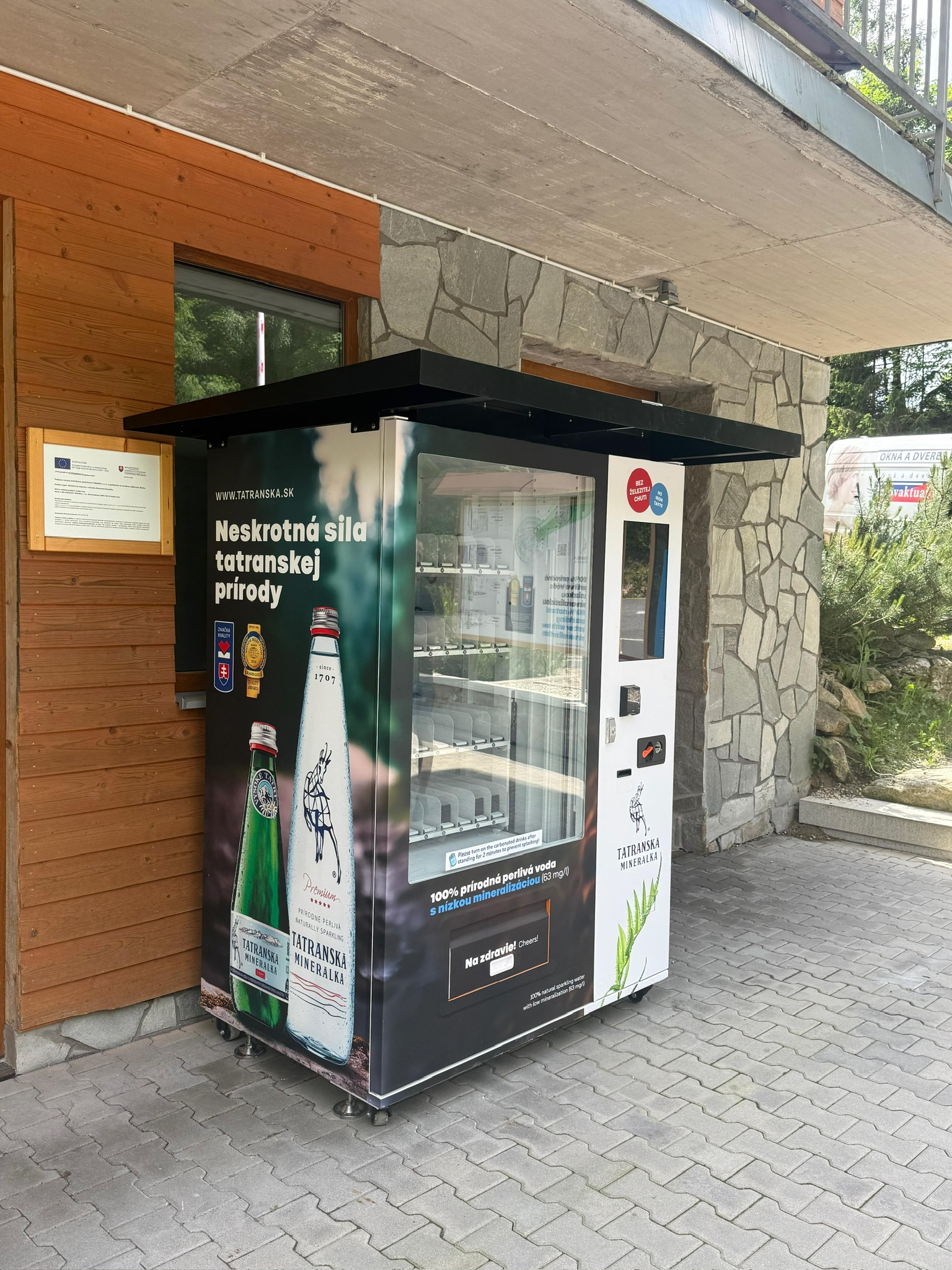 PRODEJNI-AUTOMAT-NA-MINERALNI-VODU-CENTRUMO-TATRANSKA-MINERALKA1